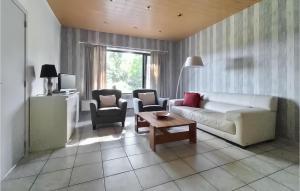 Posezení v ubytování Pet Friendly Home In As With Wifi