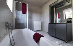 Voodi või voodid majutusasutuse Pet Friendly Home In As With Wifi toas