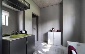 Köök või kööginurk majutusasutuses Pet Friendly Home In As With Wifi