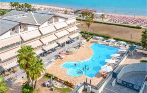 Πισίνα στο ή κοντά στο Pet Friendly Apartment +10 φωτογραφίες