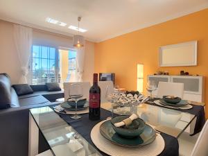 Posedenie v ubytovaní 2239-Lovely 2 bedrooms with pool and paddle court