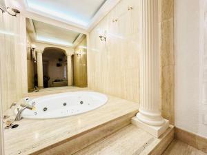 Ένα μπάνιο στο Apartamento entero en Chamartín 113