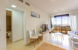 TV a/nebo společenská místnost v ubytování 3 Bedroom Nice Home In Villajoyosa