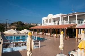 Bazén v ubytování Eleni Hotel nebo v jeho okolí