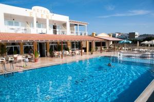 Bazén v ubytování Eleni Hotel nebo v jeho okolí