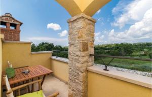 Balkón nebo terasa v ubytování Three-Bedroom Holiday Home In Stifanici