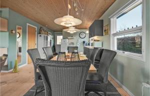 Posezení v ubytování 3 Bedroom Beautiful Home In Haderslev