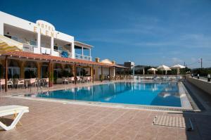 Bazén v ubytování Eleni Hotel nebo v jeho okolí