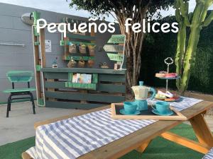 Fotografia z galérie ubytovania Casa Enric , con zona infantil, piscina y parking privado v destinácii Deltebre