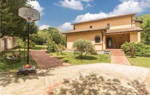 The building in which the holiday home is located