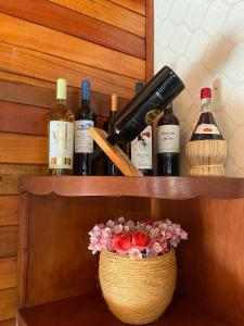 Cabana com Jacuzzi em Guararema的酒水