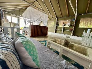 Posezení v ubytování Baleia Azul Luxury Tent no 7