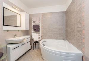 Kúpeľňa v ubytovaní Apartments Ivni + 35 fotografií