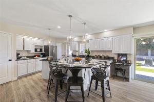 A kitchen or kitchenette at Heated Pool, Spa,Arcade Games,Pool Table,Ping-Pong