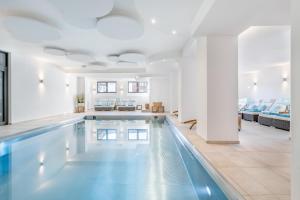 Bazén v ubytování Ruhpoldinger Hof - Hotel & Wellness nebo v jeho okolí
