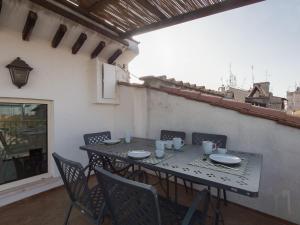A balcony or terrace at Navona penthouse