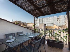 A balcony or terrace at Navona penthouse
