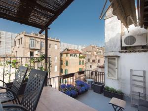 A balcony or terrace at Navona penthouse