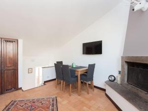 A television and/or entertainment centre at Navona penthouse
