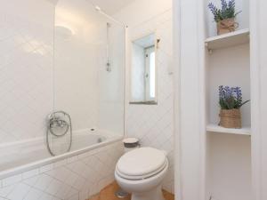 A bathroom at Navona penthouse