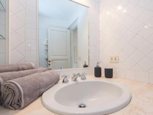 A bathroom at Navona penthouse