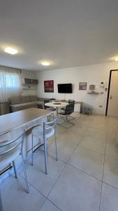 TV/Unterhaltungsangebot in der Unterkunft 100 m from the beach with CABANA and JACUZZI included