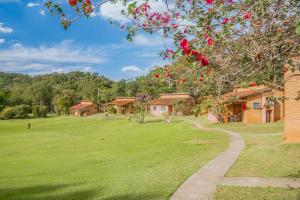 Vườn quanh Hotel Fazenda Reviver