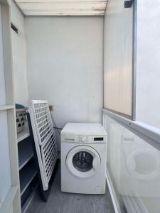 Φωτογραφία από το άλμπουμ του Newly Listed Penthouse in Msida σε Msieraħ +5 φωτογραφίες