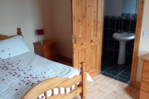 Postel nebo postele na pokoji v ubytování Luxurious Self Catering House in Co Donegal