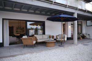 Fotografie z fotogalerie ubytování 5Season- Luxus-Spa, Bar, Weinkeller, Billard v destinaci Leverkusen