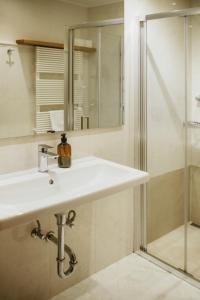 A bathroom at Pension Baranekhof - accommodation in nature - Baranek Resorts