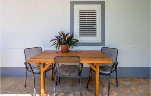 Gambar di galeri bagi Lovely Home In Donji Zagon With Wifi di Donji Zagon