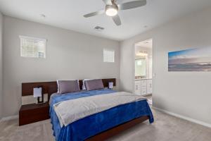 Katil atau katil-katil dalam bilik di Gilbert Haven: A Family Delight in Enchanting Community +36 gambar
