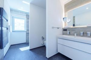 Φωτογραφία από το άλμπουμ του Vitus Bering Suite - Modernes Urlaubsdomizil zwischen Saaler Bodden und Ostsee σε Wustrow +20 φωτογραφίες