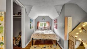 Φωτογραφία από το άλμπουμ του Center to all of Rochester's entertainment - 5 bedroom home σε Ρότσεστερ