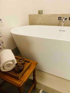 Imagem da galeria de Casa Café no Bule - com os pés na cachoeira em Aguas Mornas