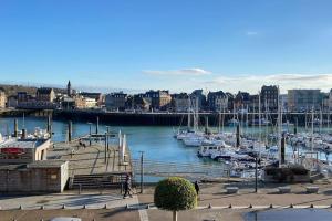 Photo de la galerie de l'établissement Le Bérigny - Vue Port - Central, à Dieppe
