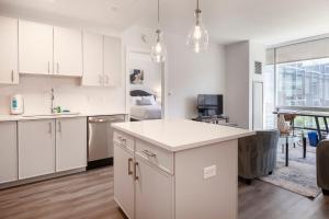 Η κουζίνα ή μικρή κουζίνα στο Modern Apt Close to Downtown