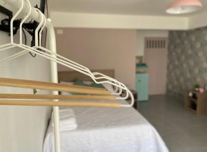 Una cama o camas en una habitación de Loft a 3 min del mar