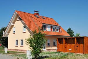 Το κτήριο όπου στεγάζεται  η παραθεριστική κατοικία