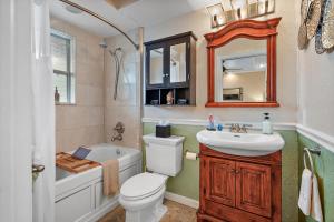 Ένα μπάνιο στο Zen Oasis Chic 1Bd Steps to DTSP