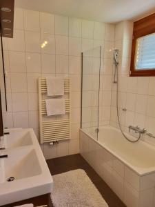 Ένα μπάνιο στο Top Appartements +45 φωτογραφίες