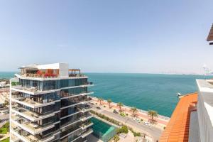 Vista generica sul mare o vista sul mare dall'interno dell'appartamento
