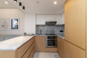Cucina o angolo cottura di Anantara Palm Jumeirah Studio Sea View