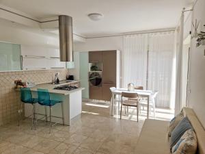 A kitchen or kitchenette at Casa Atena