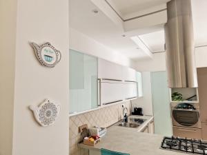 A kitchen or kitchenette at Casa Atena