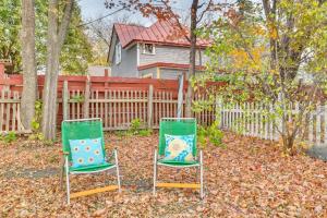 Jardín al aire libre en Charming Home 3 Blocks to Winona State University