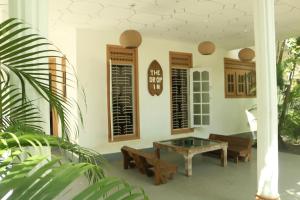 Afbeelding uit fotogalerij van The Drop In Madiha I A/C Suite in Madihe East