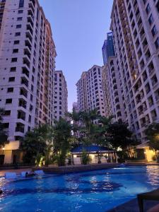 Πισίνα στο ή κοντά στο 1BR Condotel - Forbes Town Road near St Lukes BGC Taguig