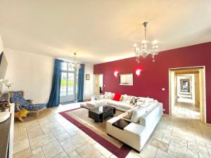 Fotografie z fotogalerie ubytování The Chateau 45Pers, 30min from Sea v destinaci Amayé-sur-Orne